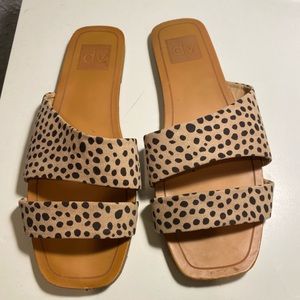 DV leopard slides